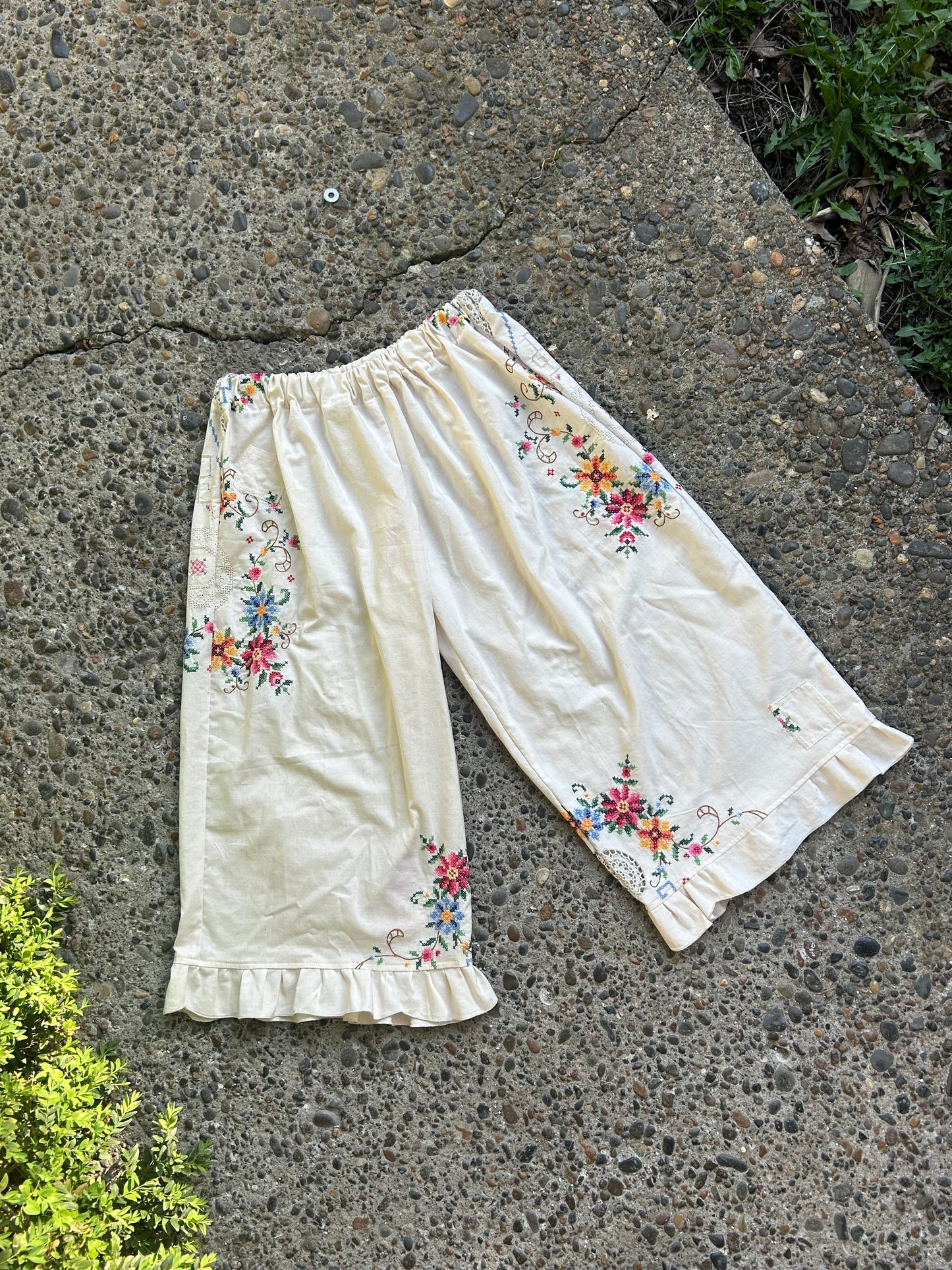 Handmade Bloomers: Embroidered
