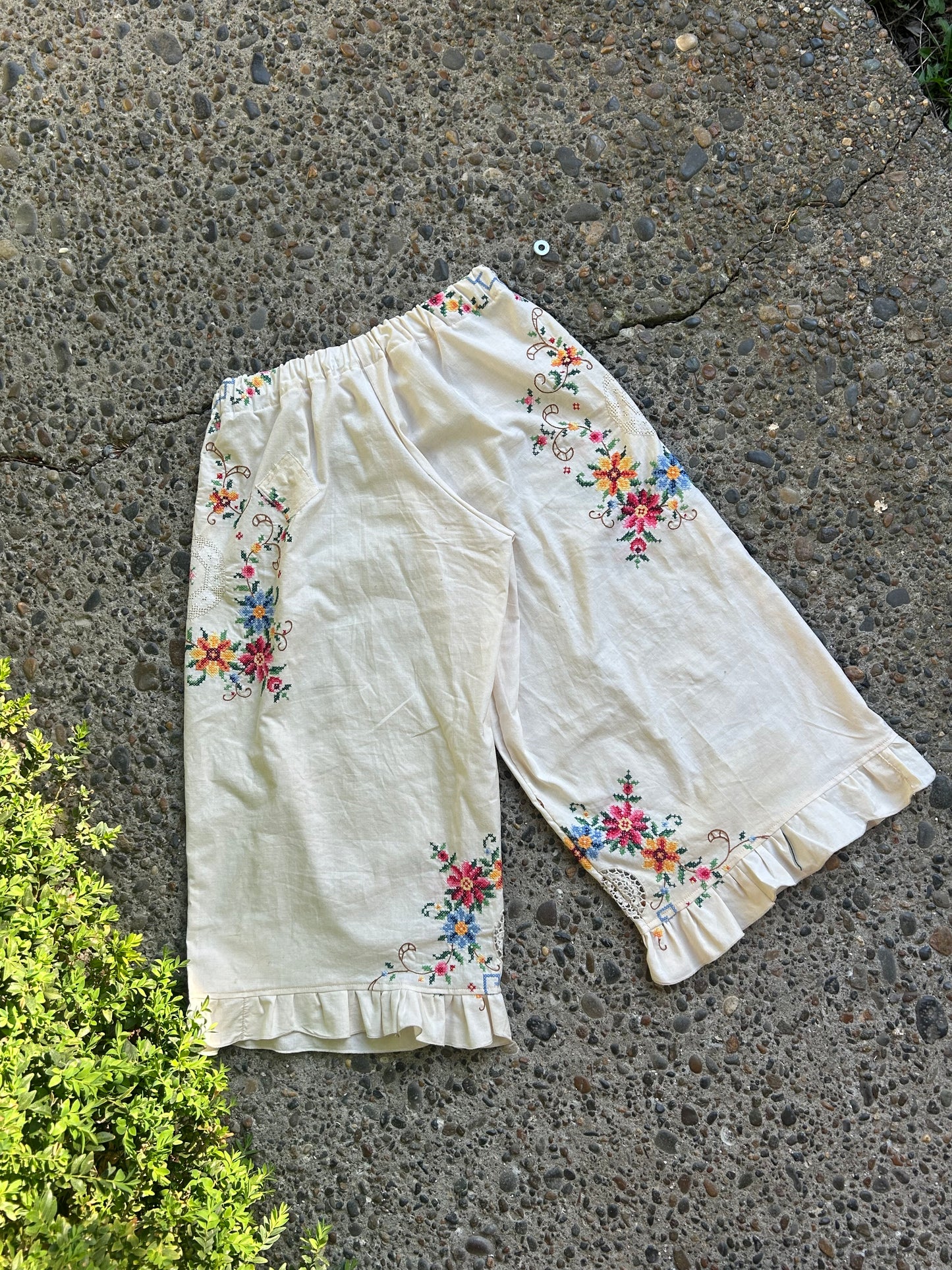 Handmade Bloomers: Embroidered